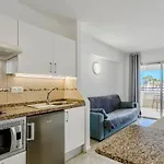 Great Location Studio35 דירה
